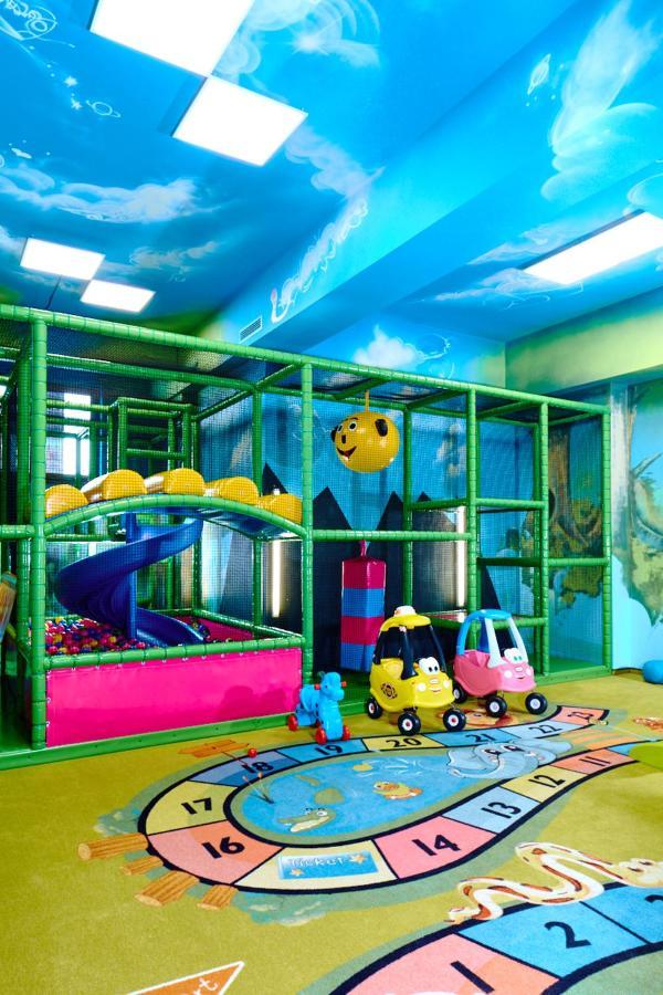 Borowy Dwor- Biznes, Spa & Fun シャフラリ エクステリア 写真