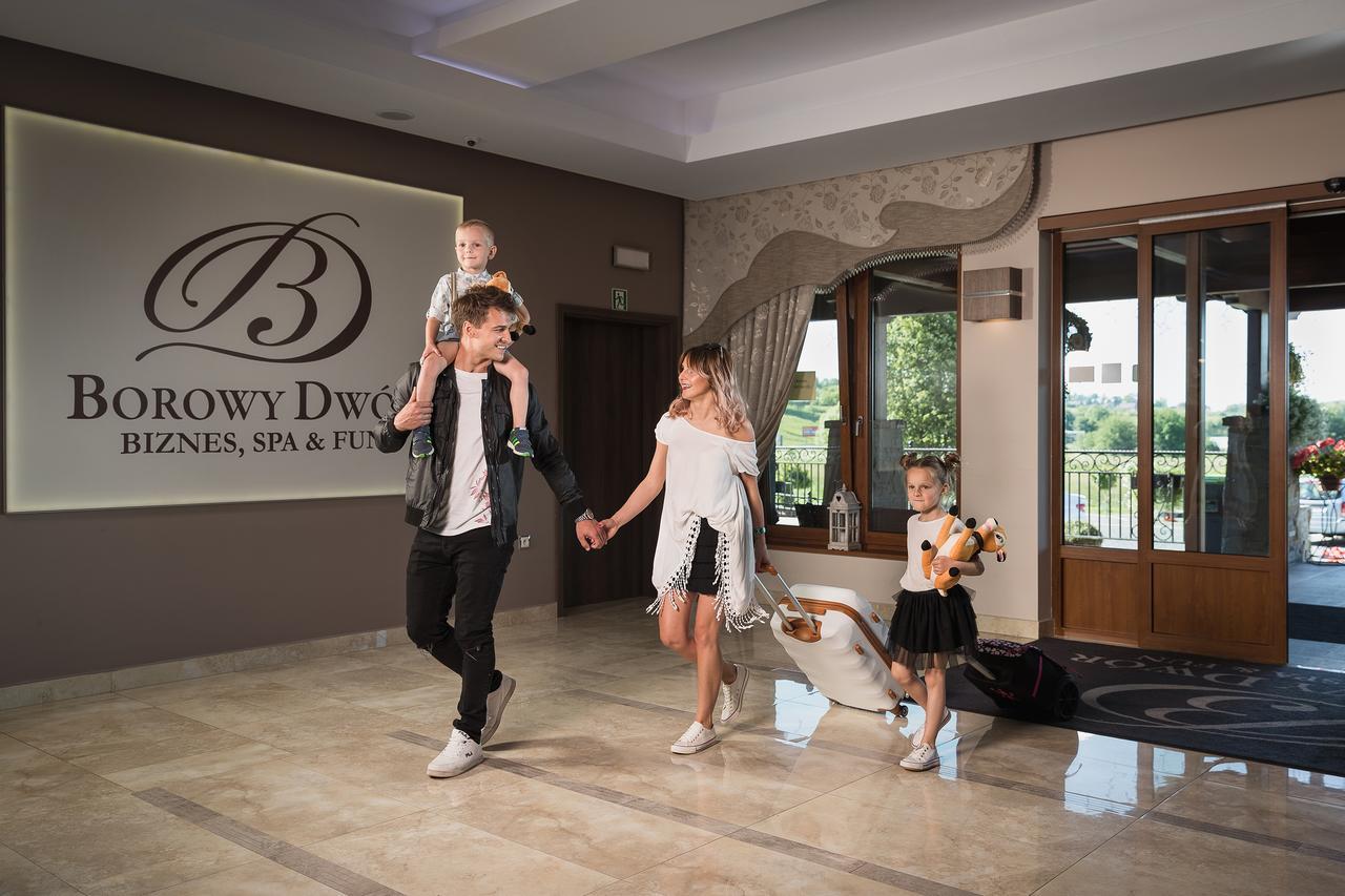 Borowy Dwor- Biznes, Spa & Fun シャフラリ エクステリア 写真